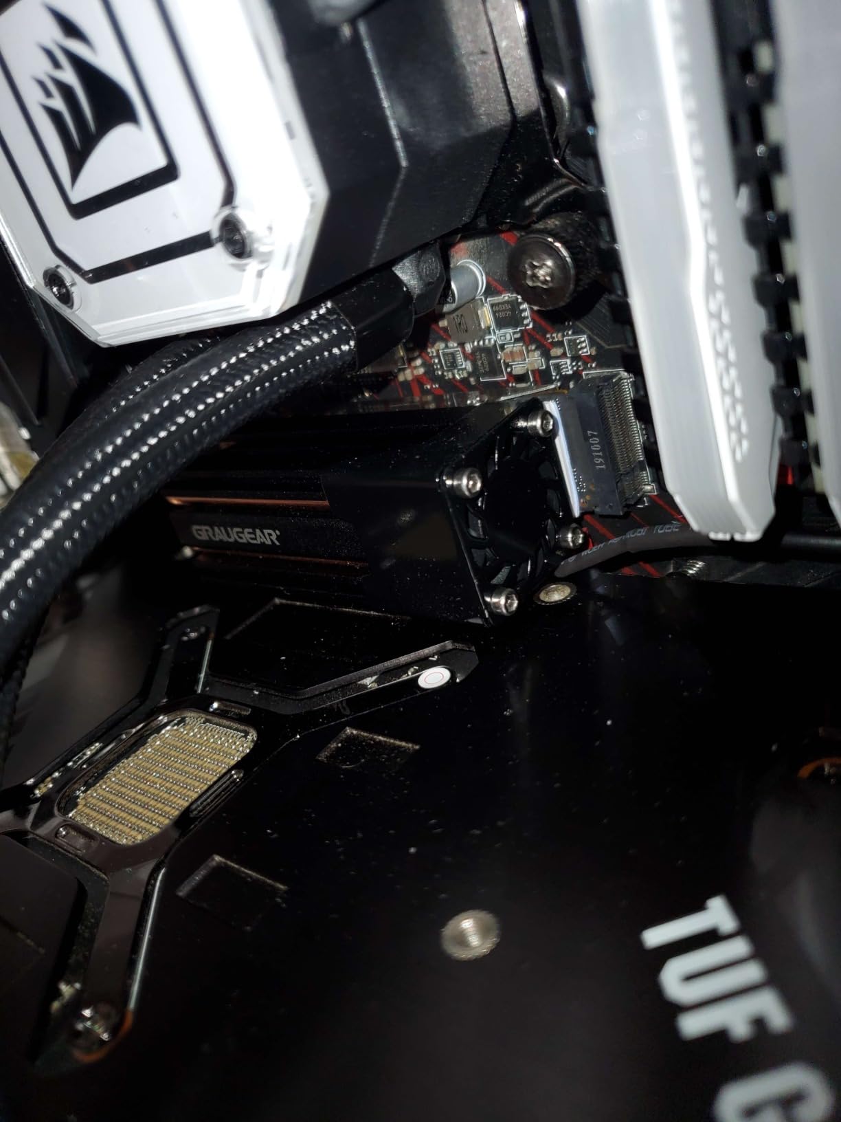GRAUGEAR M.2 2280 SSD Heatsink, Directt-Touch Heat of Dual Copper Heat Pipes, 25mm Cooling Fan Built-in PWM Control, Aluminum Plate-Fin Design customer photo 1