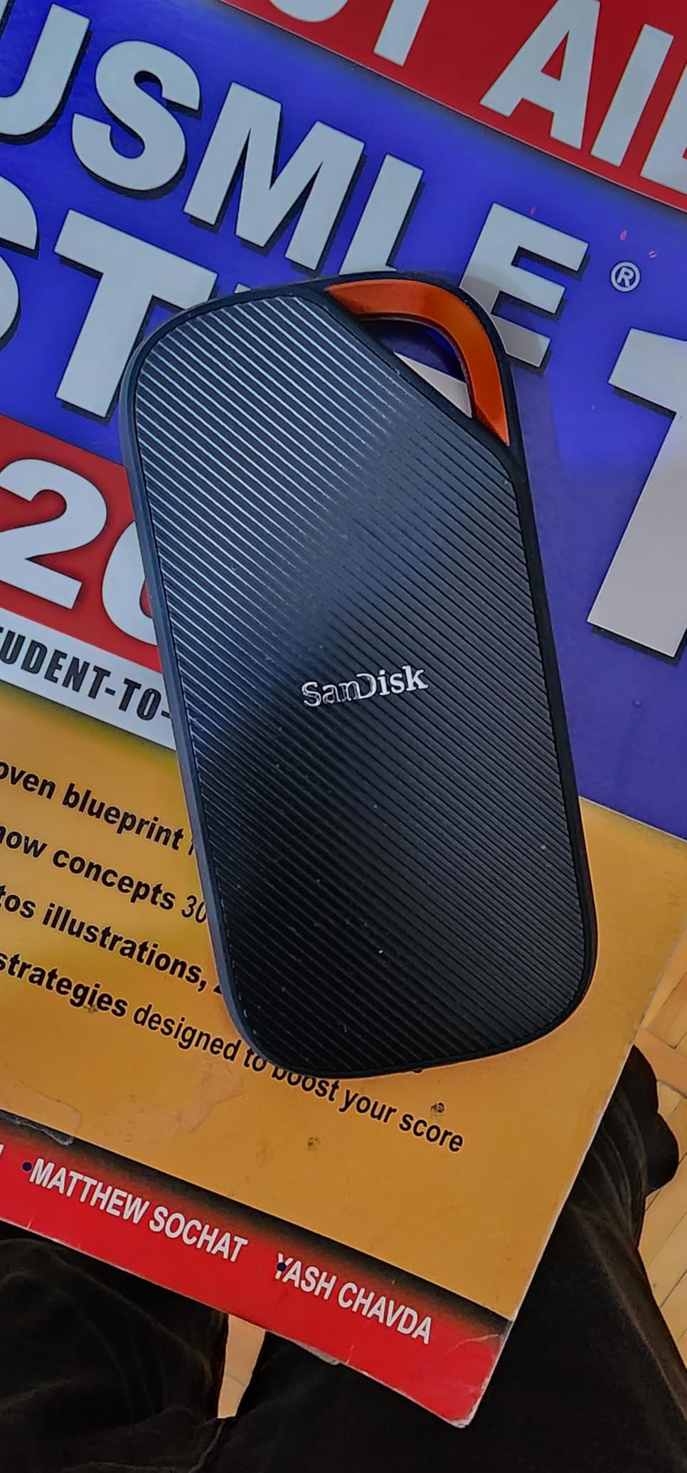 4TB SANDISK Extreme PRO Portable SSD with USB4, Up to 3800 MB/s Read and 3700MB/s Write, USB-C, USB 3.2, Backwards Compatible, IP65 Water and Dust Resistance - SDSSDE82-4T00-G25 customer photo 2