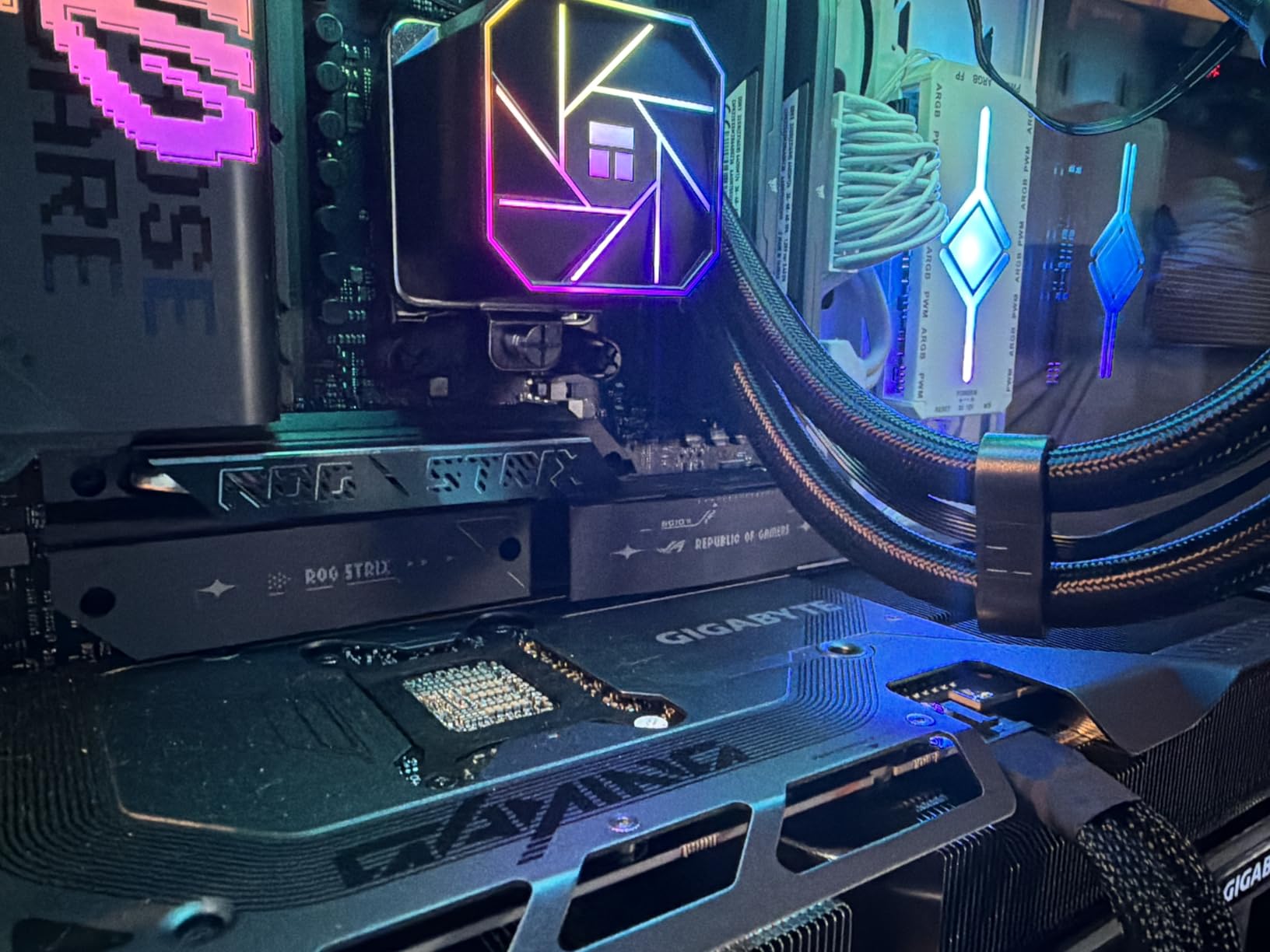 Samsung SSD 9100 PRO 8TB, PCIe 5.0x4 M.2 2280, Seq. Read Speeds Up to 14,800MB/s, Best for AI Computing, Gaming, and Heavy Duty Workstations (MZ VAP8T0B/AM) customer photo 2